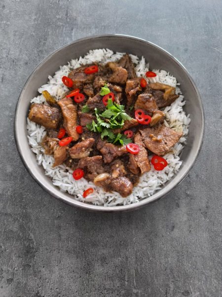 wieprzowina w sosie karmelowym